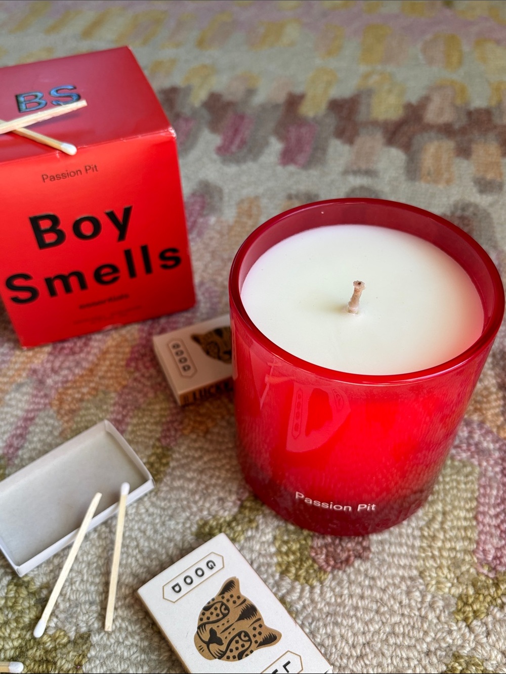 🍦HOST PICK 2X🍦HTF Boy Smells Passion Pit boxed Candle NWT Red (color of passion) - Picture 2 of 16